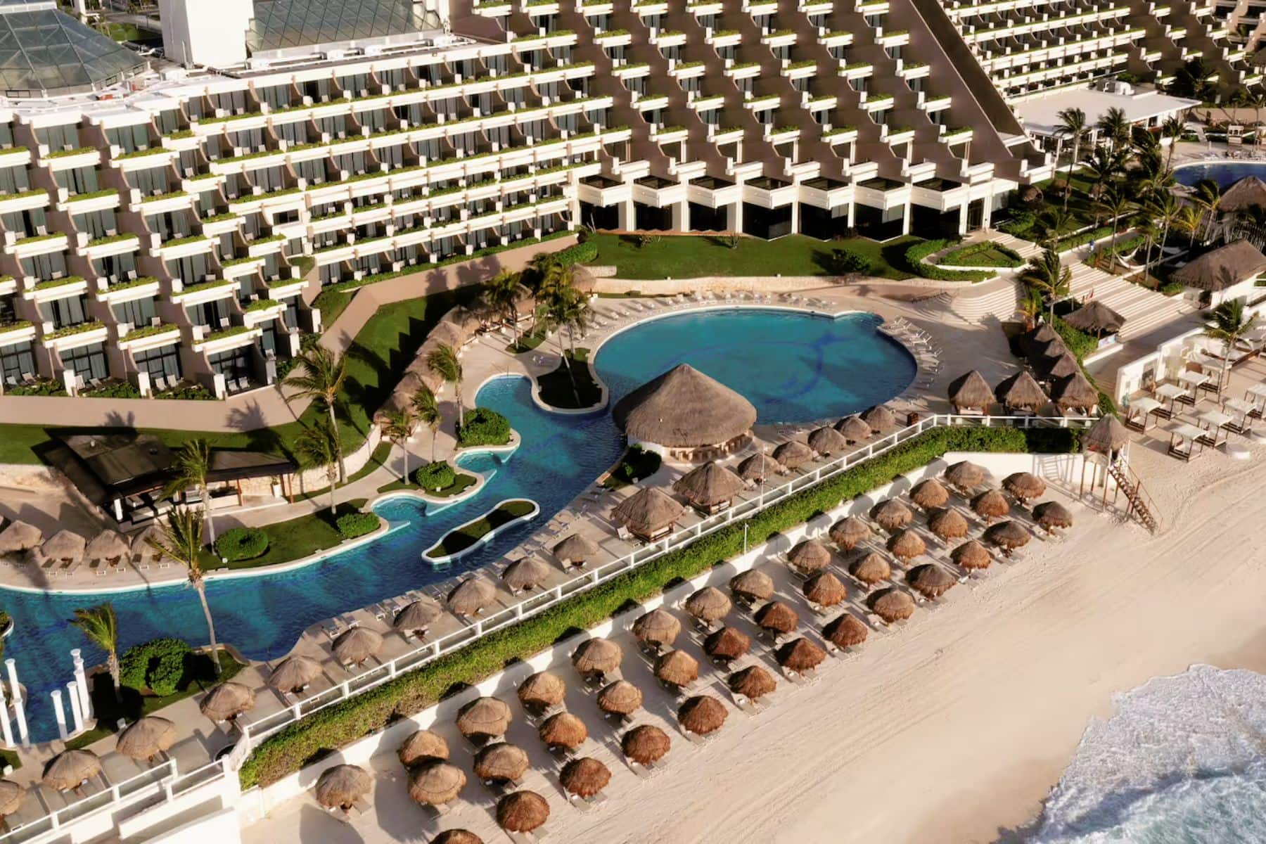 paradisus-cancun-aerial-close