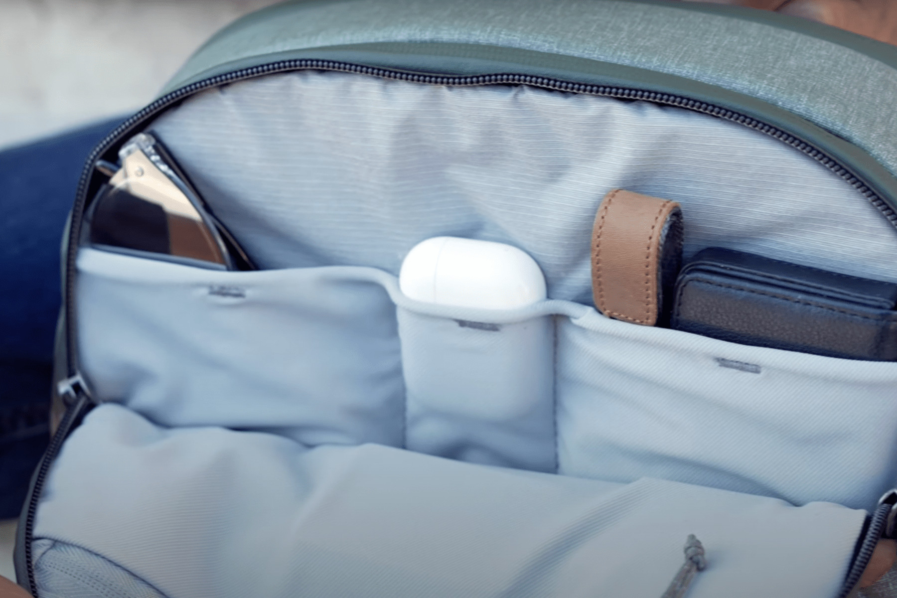 peak-design-30l-top-pocket-two