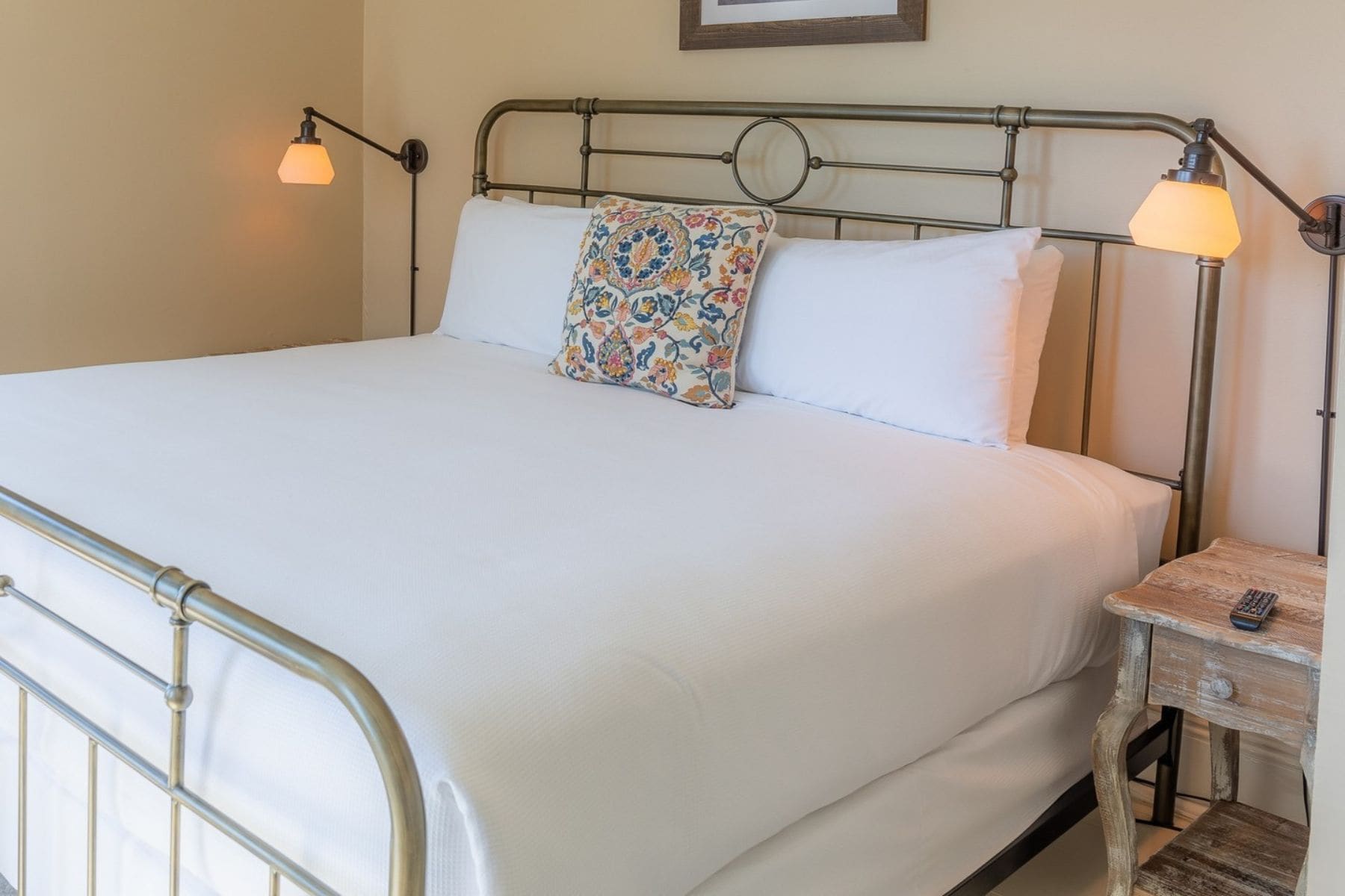 pine-cottage-bed-and-breakfast-bed-view