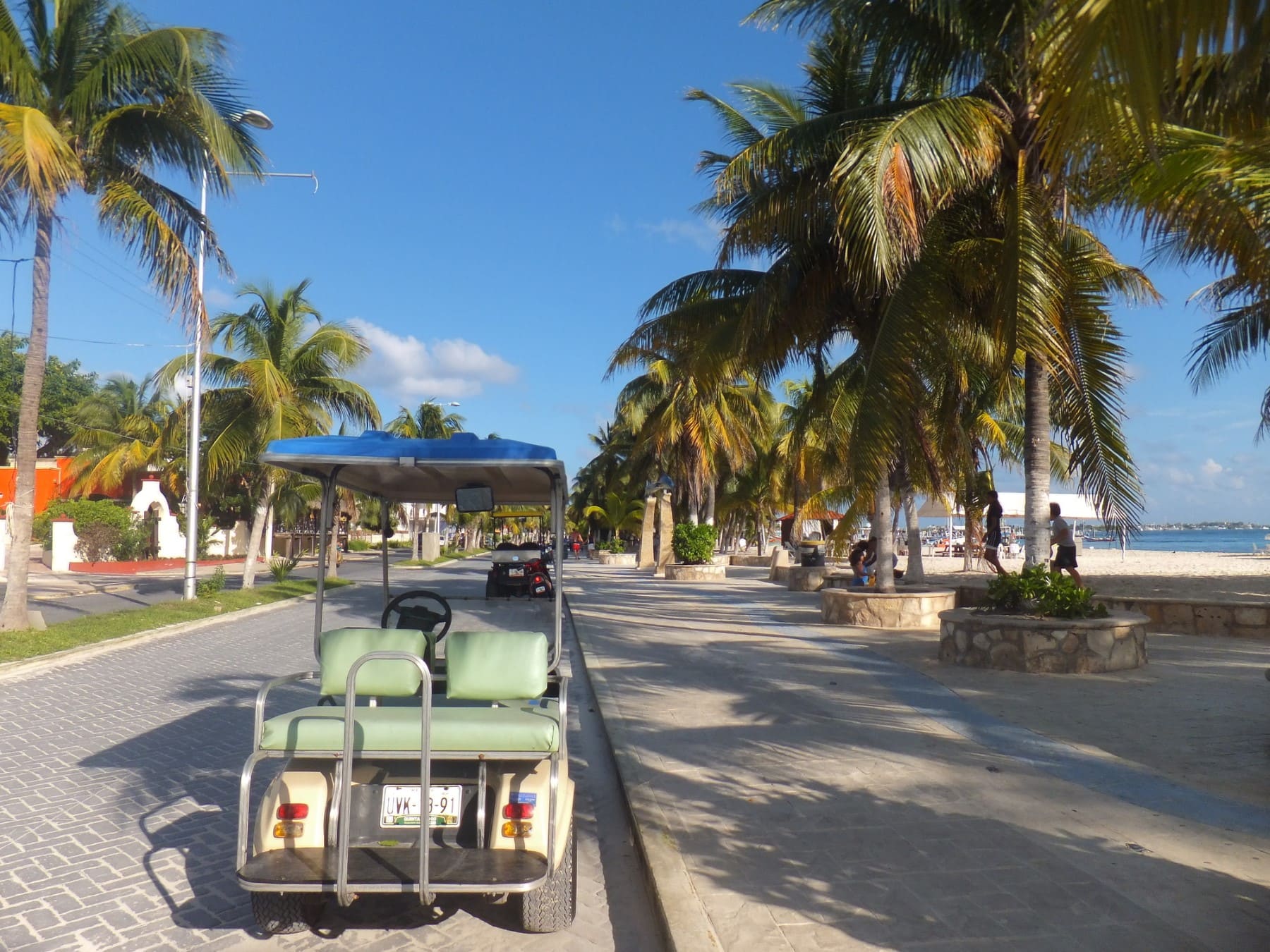 riviera-maya-isla-mujeres-golf-cart