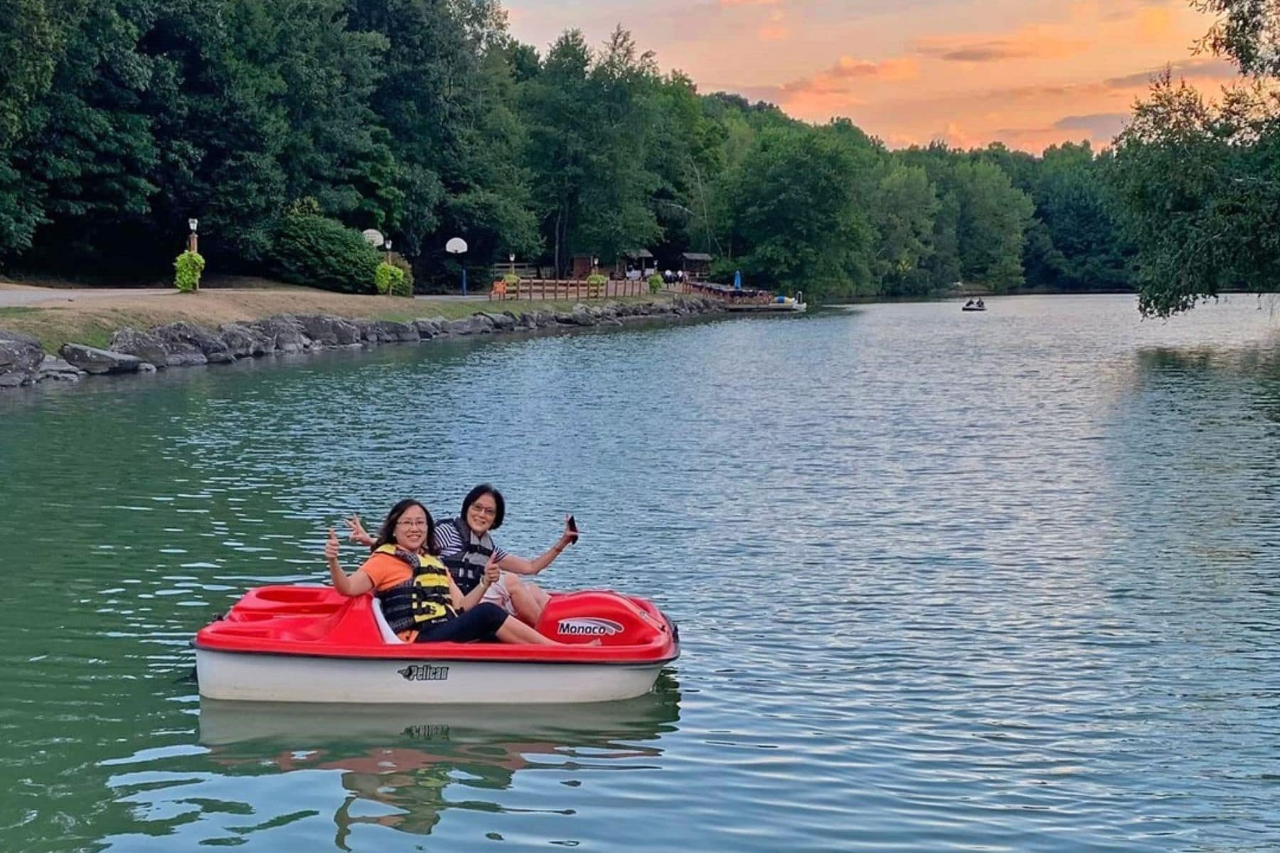 rocking-horse-ranch-highland-ny-river-boat