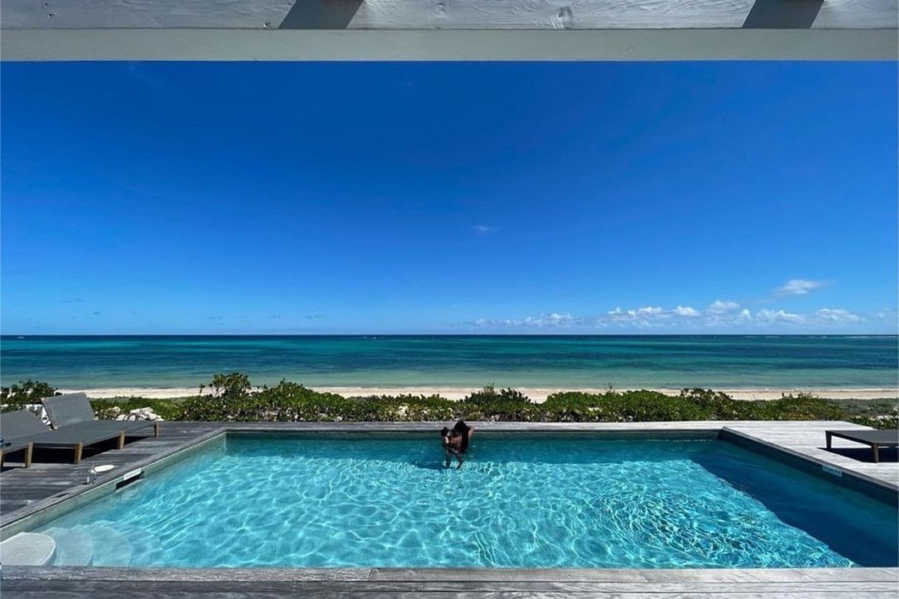 sailrock-south-caicos-pool