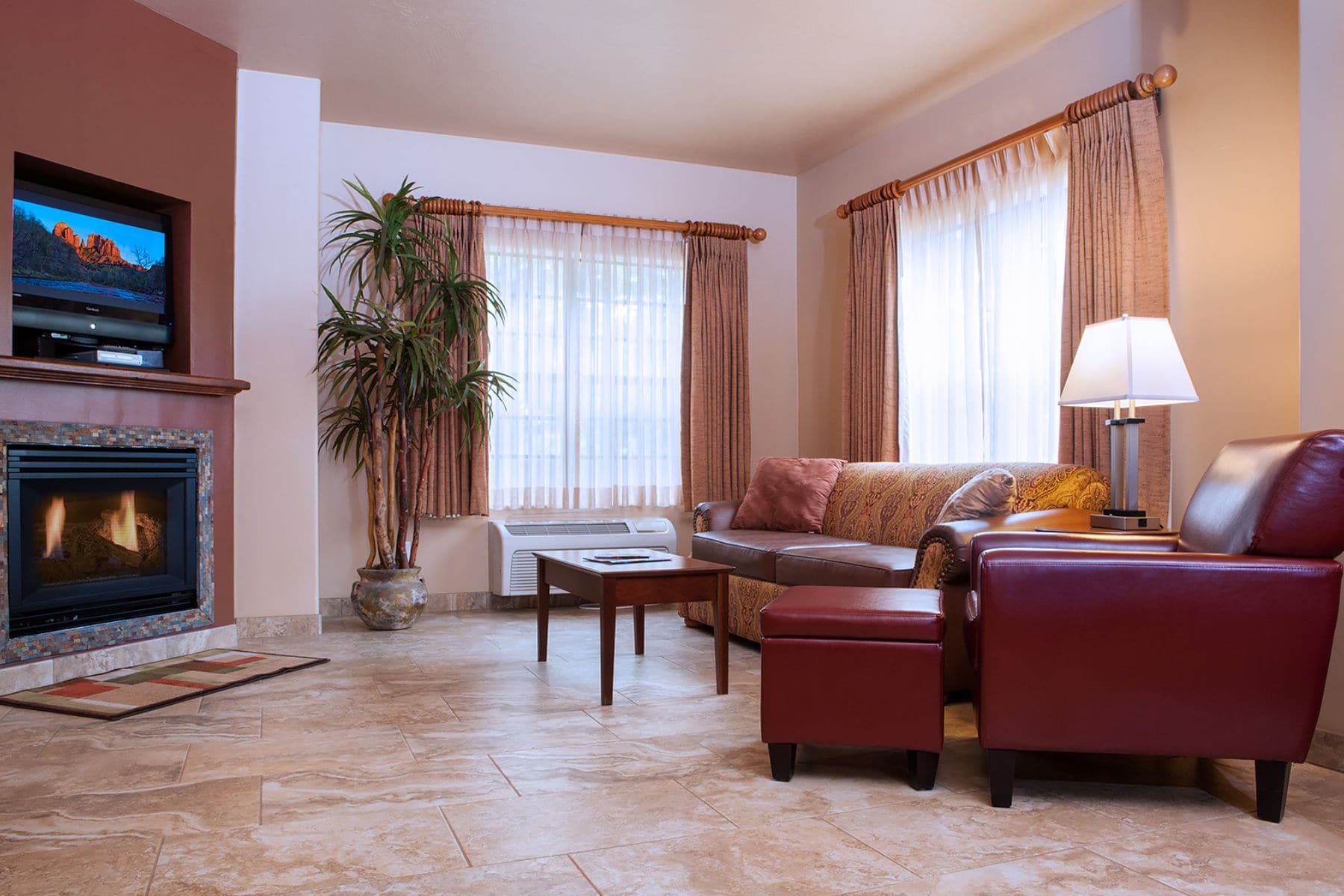 sedona-real-inn-and-suites-tv