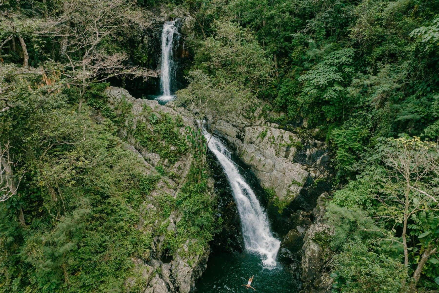sheraton-fiji-golf-and-beach-resort-waterfalls