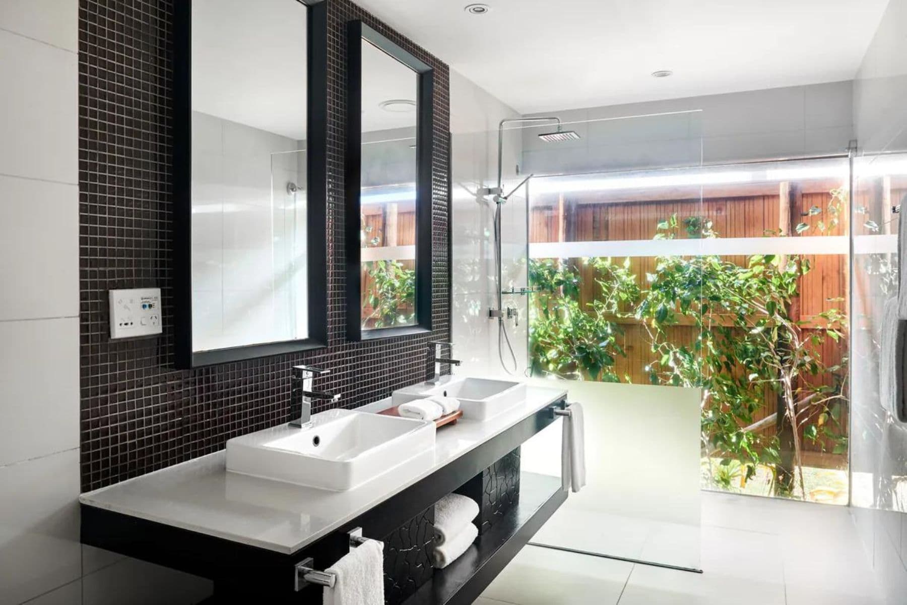 sheraton-resort-and-spa-tokoriki-island-bath