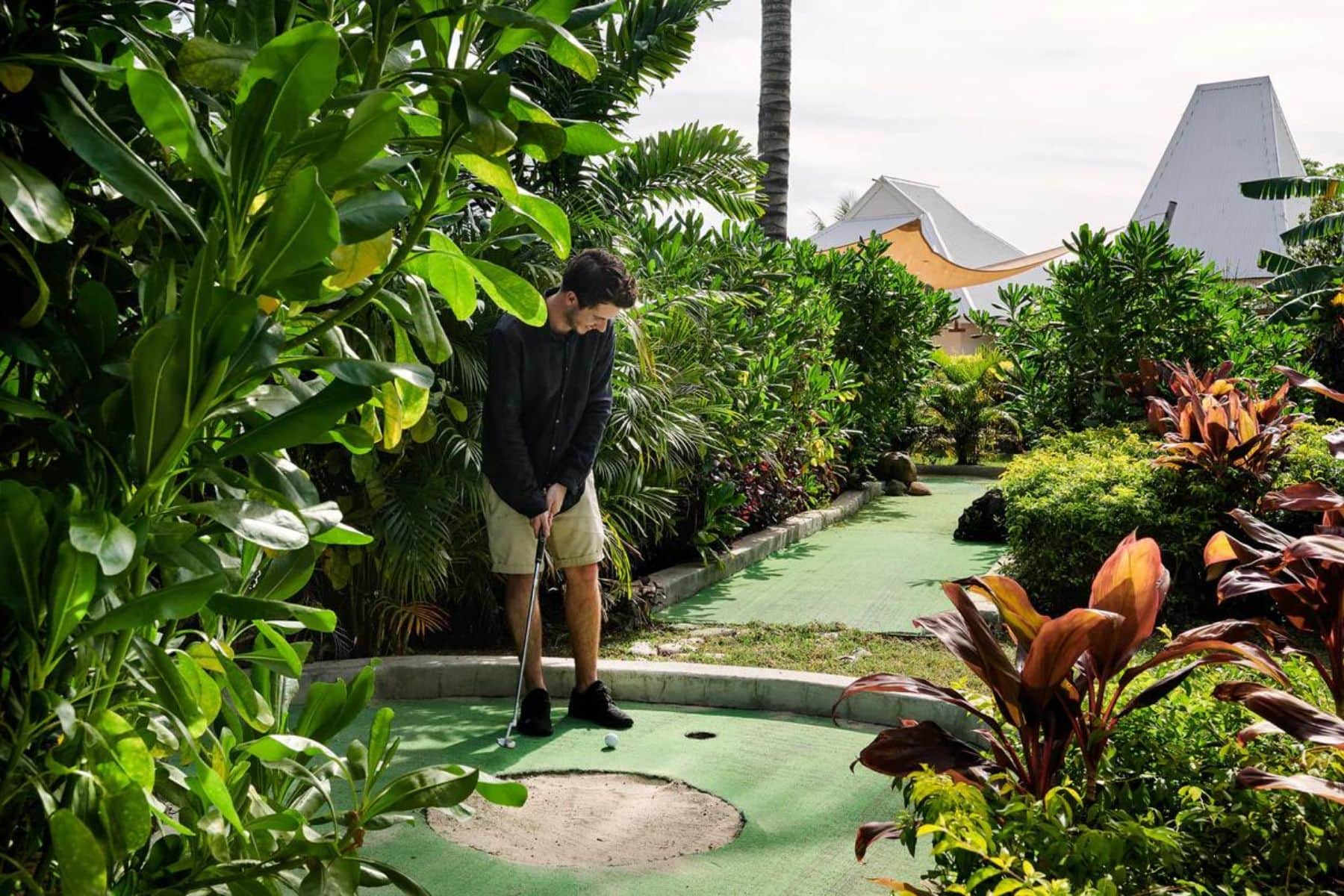 sheraton-resort-and-spa-tokoriki-island-mini-golf