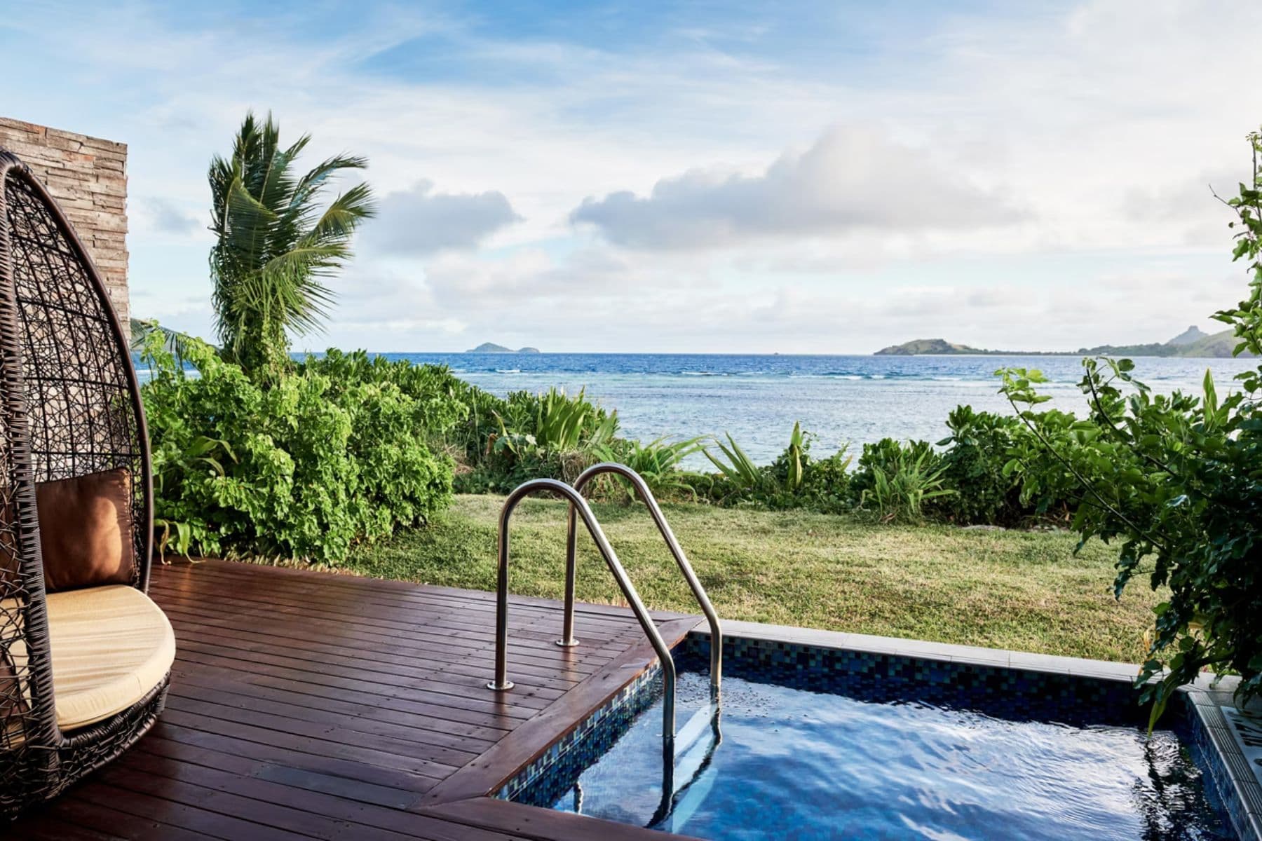 sheraton-resort-and-spa-tokoriki-island-pool-view