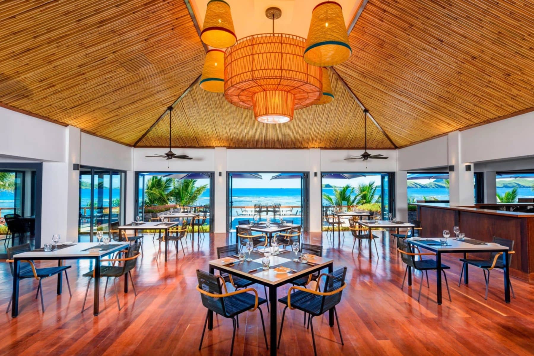 sheraton-resort-and-spa-tokoriki-island-restaurant