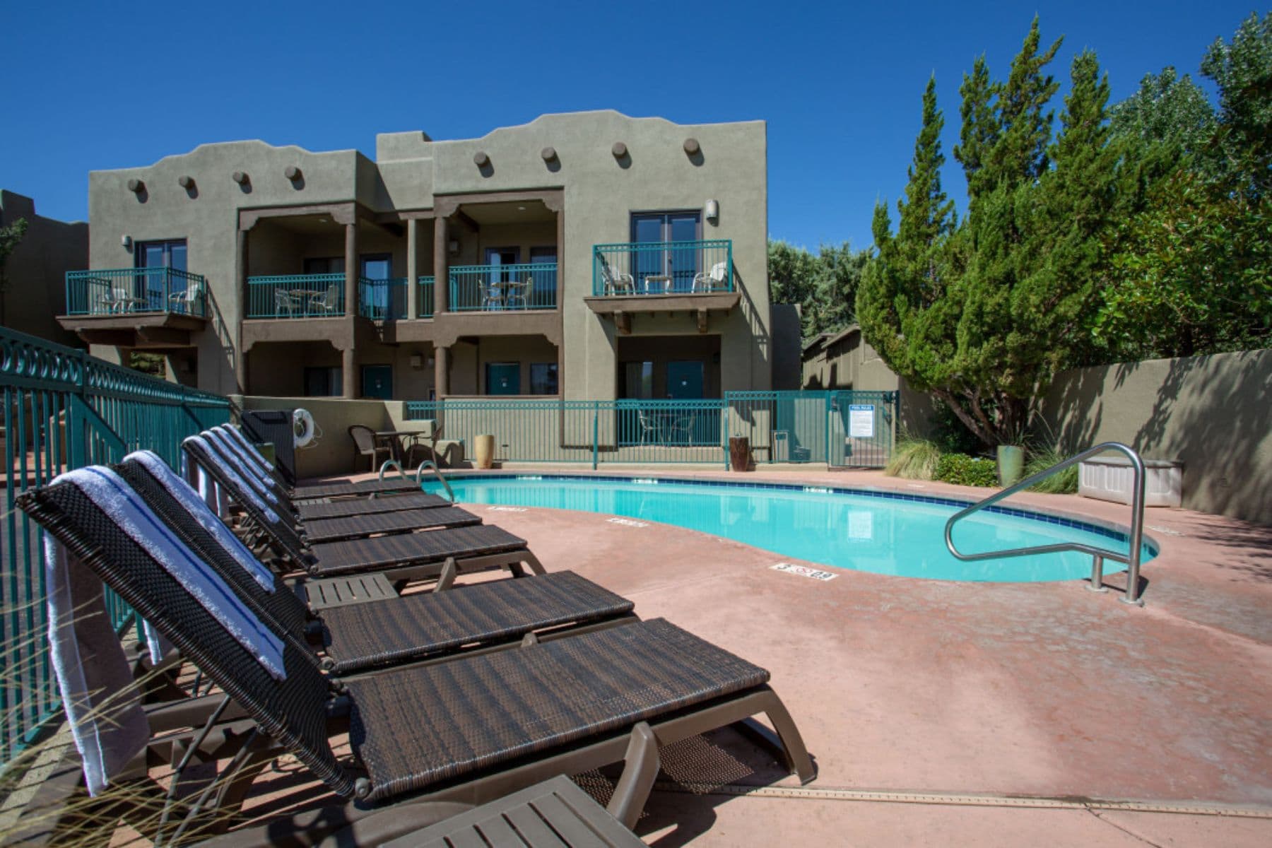 southwest-inn-at-sedona-pool