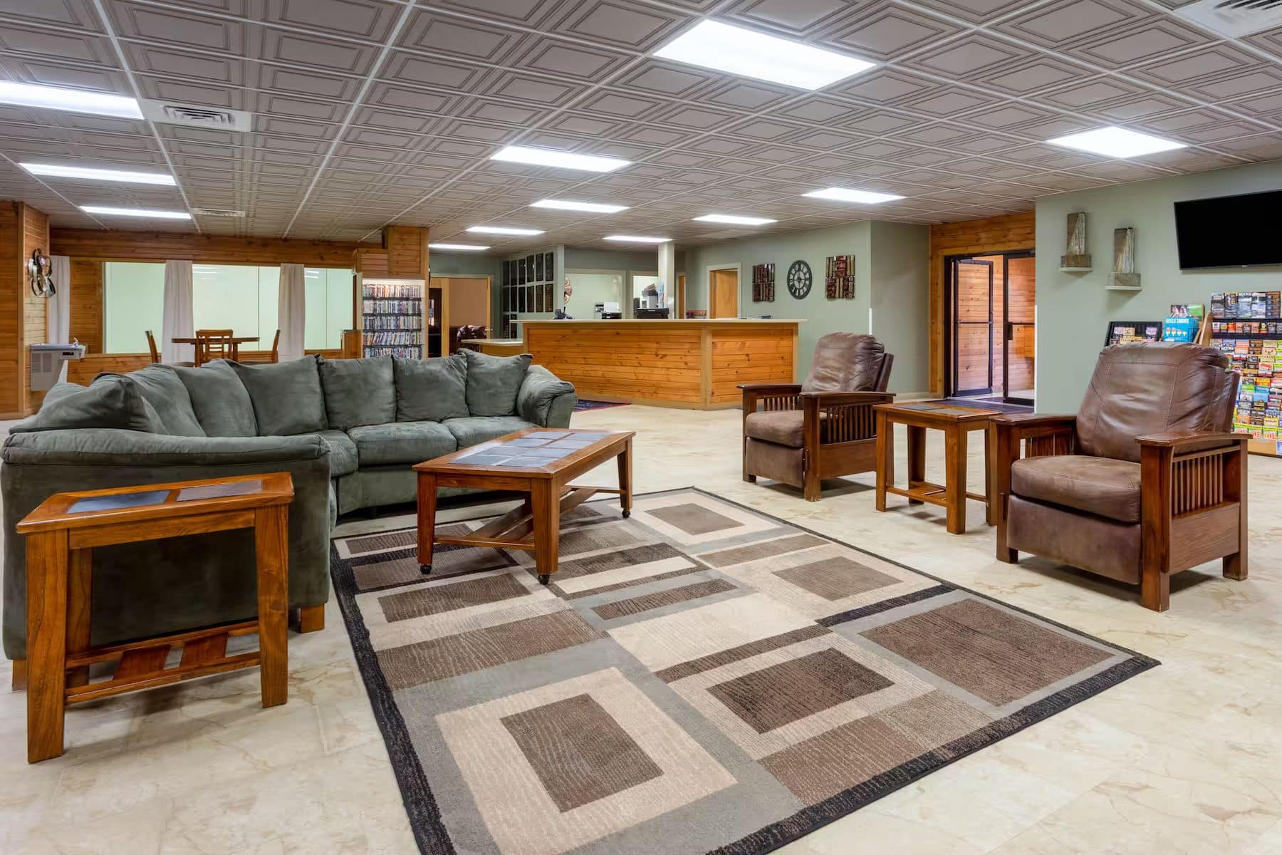 Tamarack And Mirror Lake Resort Lobby