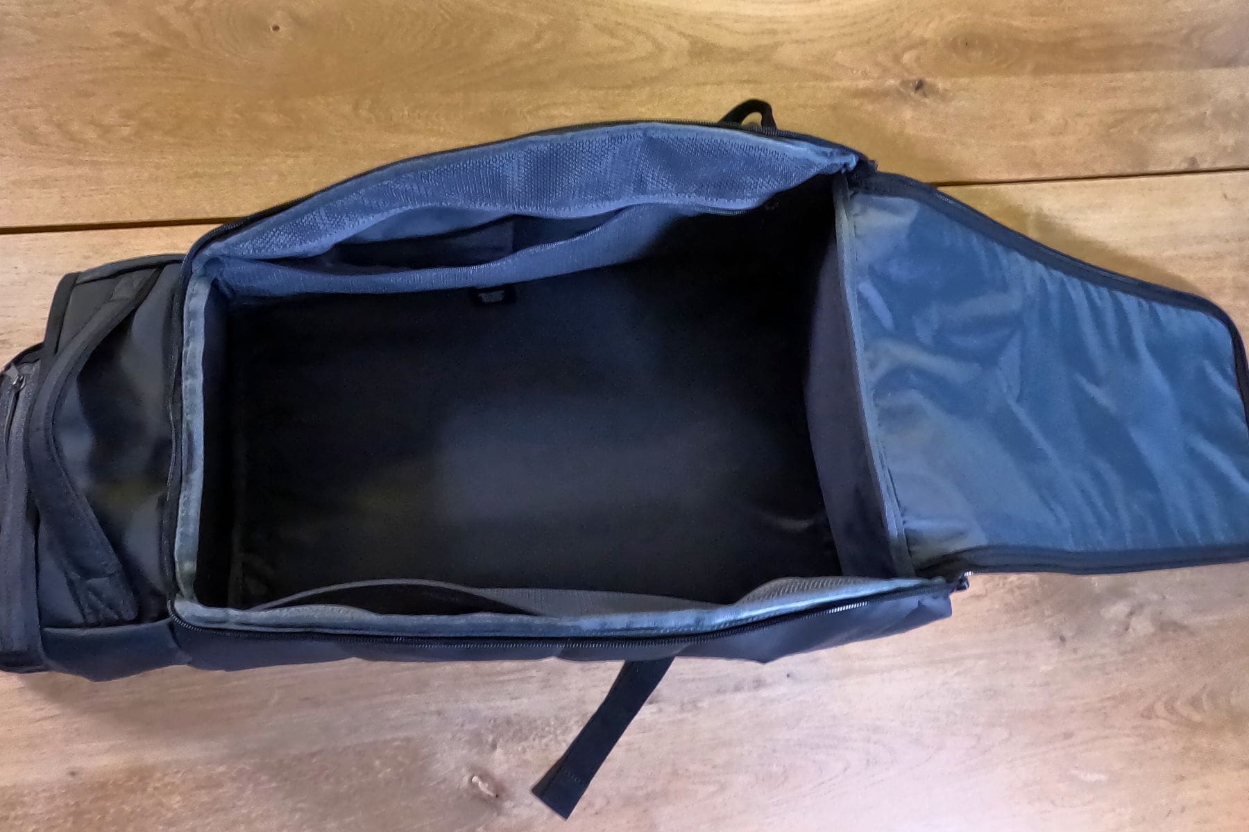 the-db-hugger-back-pack-30l-empty