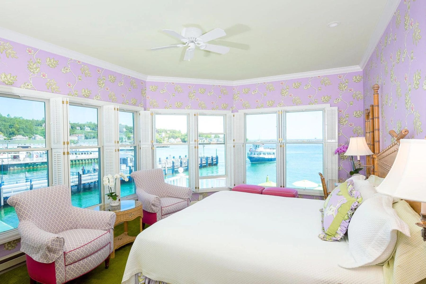 the-hotel-iroquois-bedroom