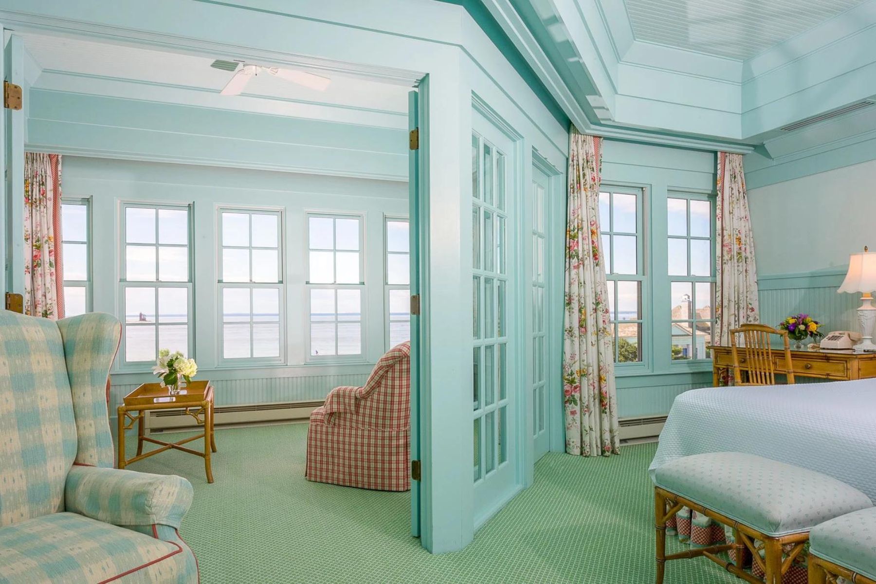 the-hotel-iroquois-room