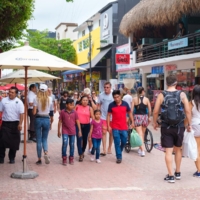 Stroll Along Shops On La Quinta Avenida