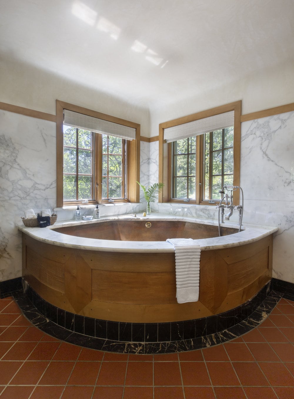 twin-farms-vermont-vermont-usa-bathtub