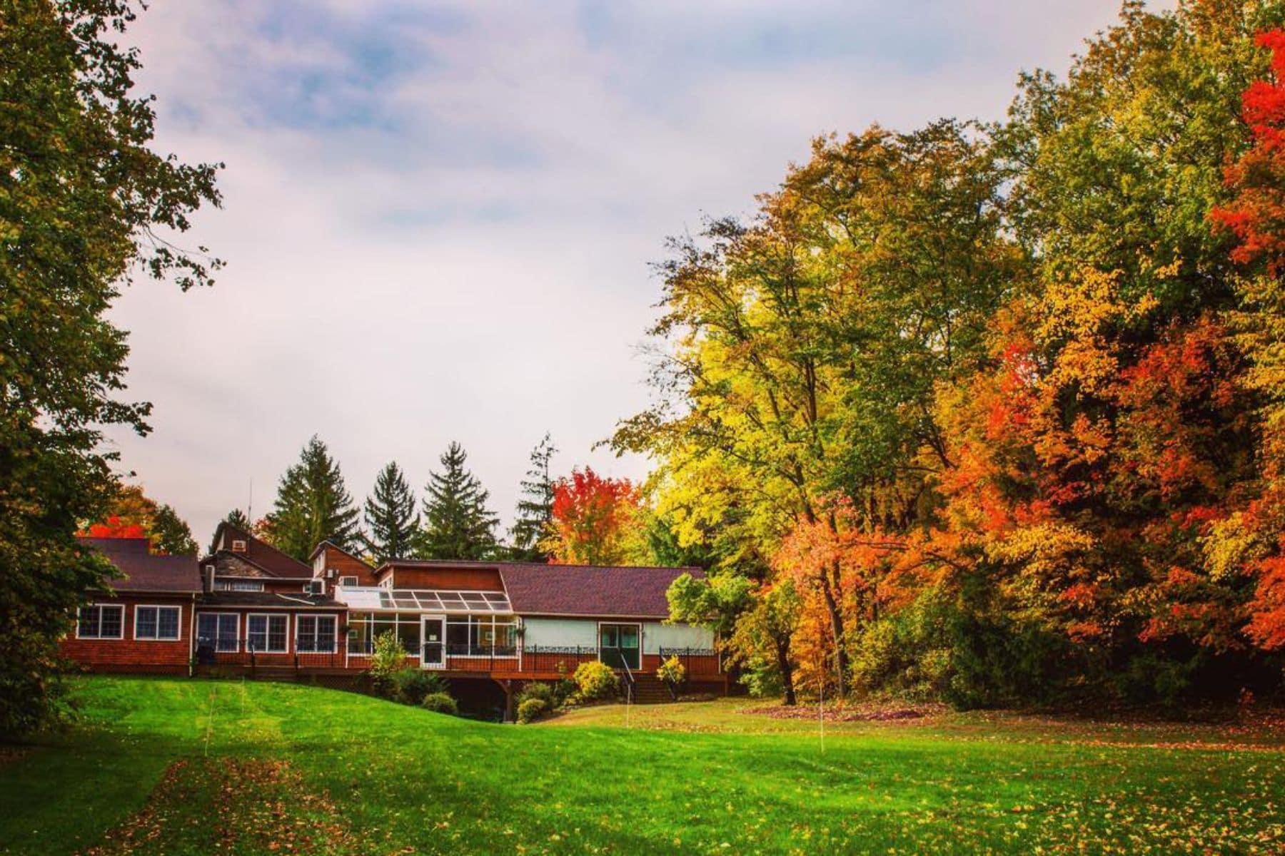 tyler-place-family-resort-outside