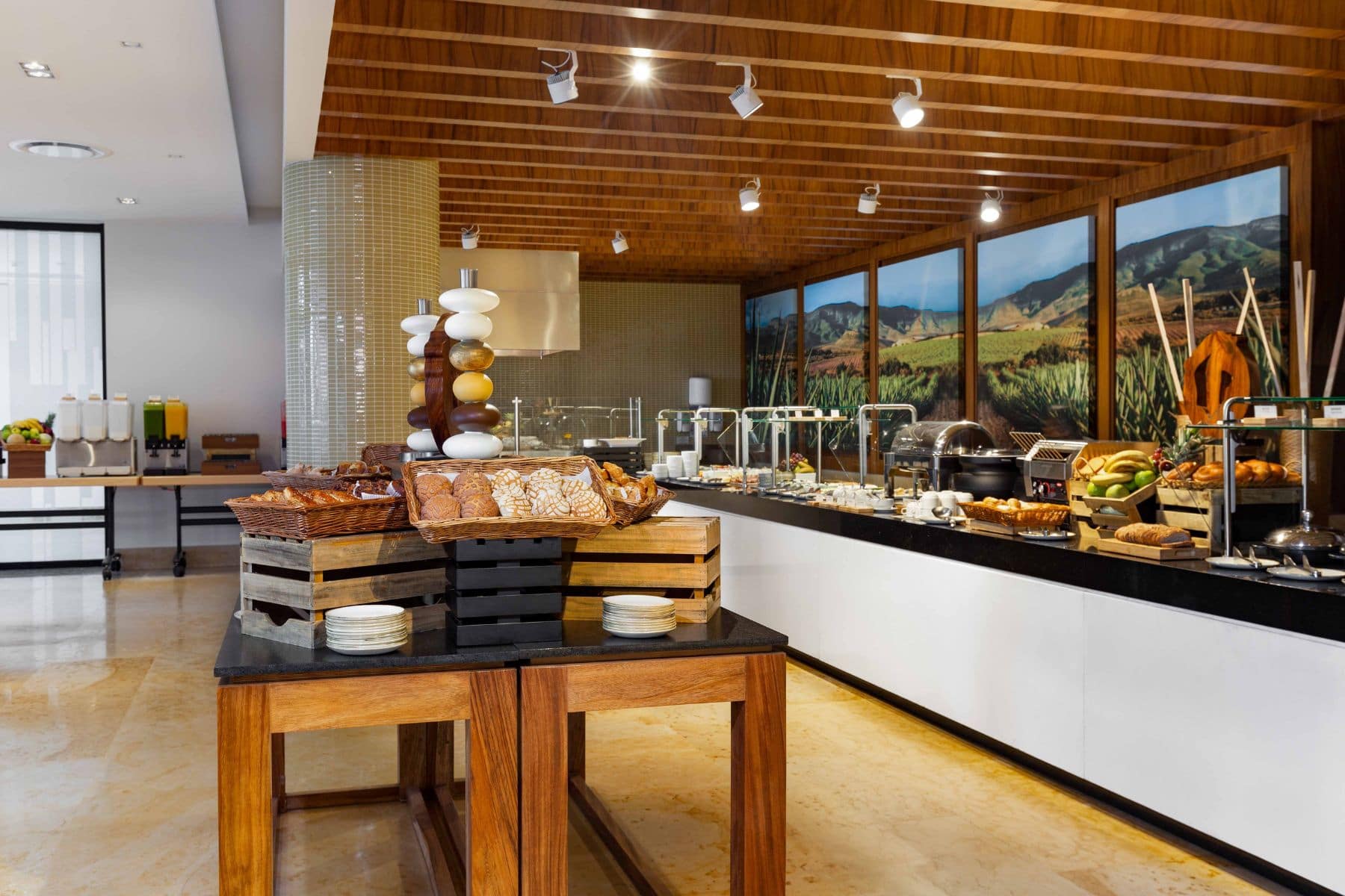 villa-la-valencia-beach-resort-cabo-bread