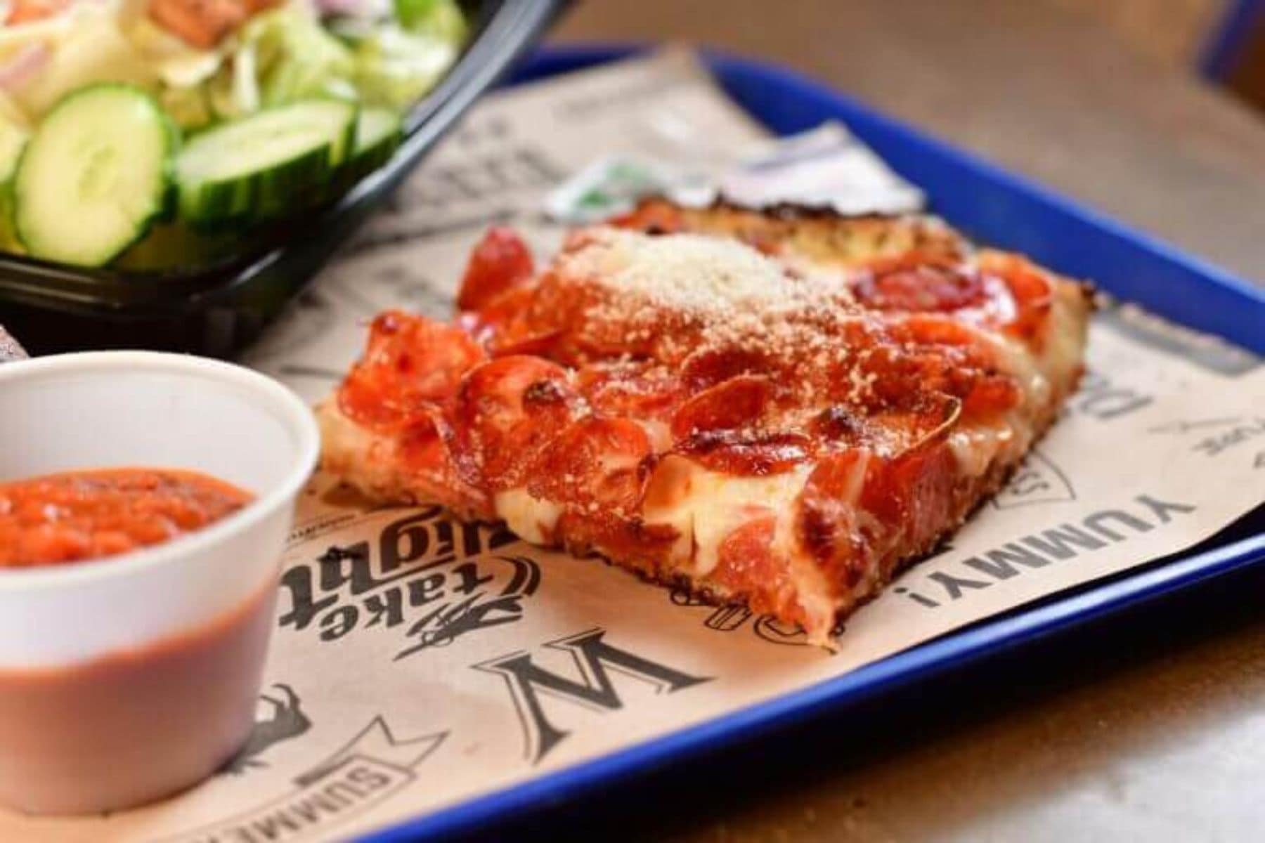 wilderness-hotel-and-golf-resort-pizza