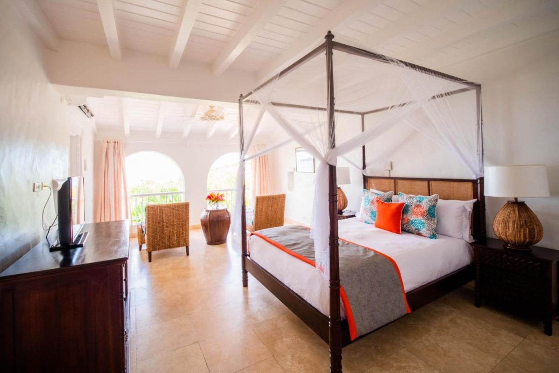 windjammer-landing-villa-beach-resort-bed