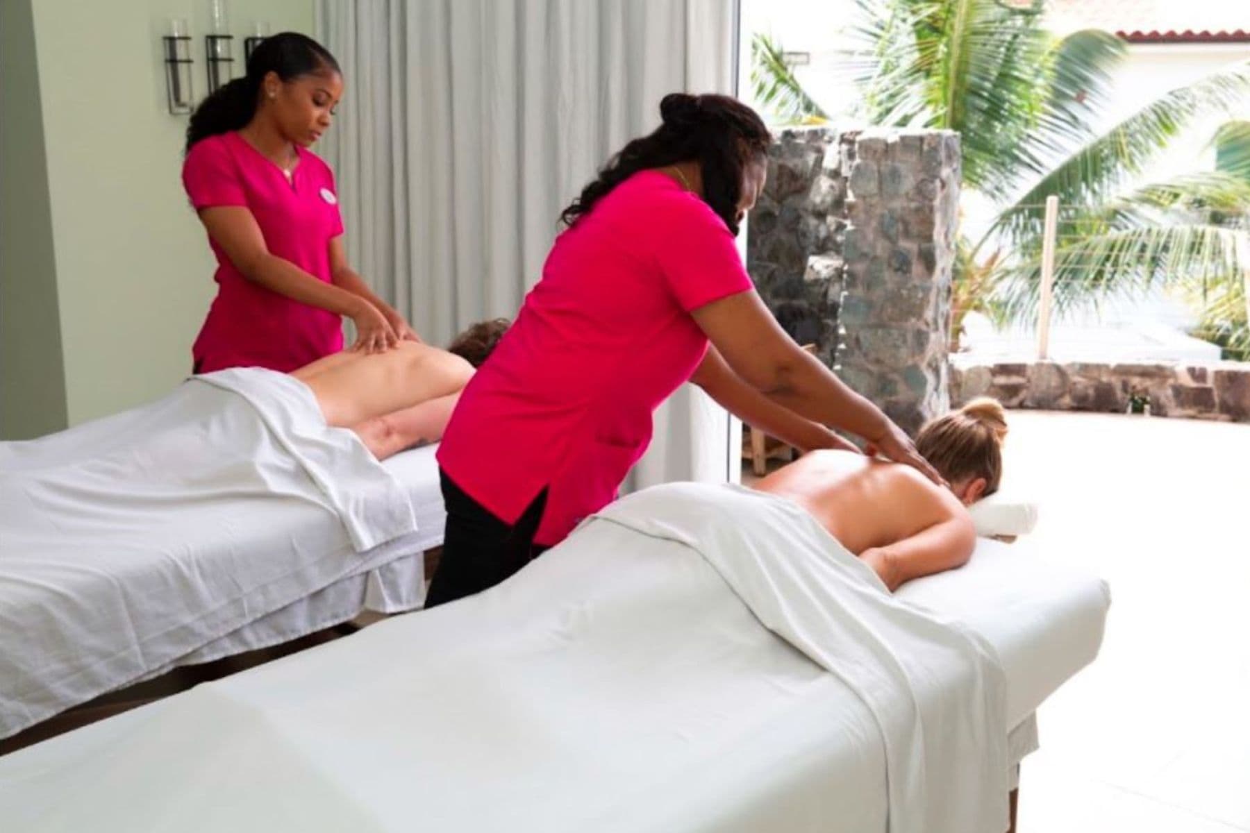 windjammer-landing-villa-beach-resort-massaging