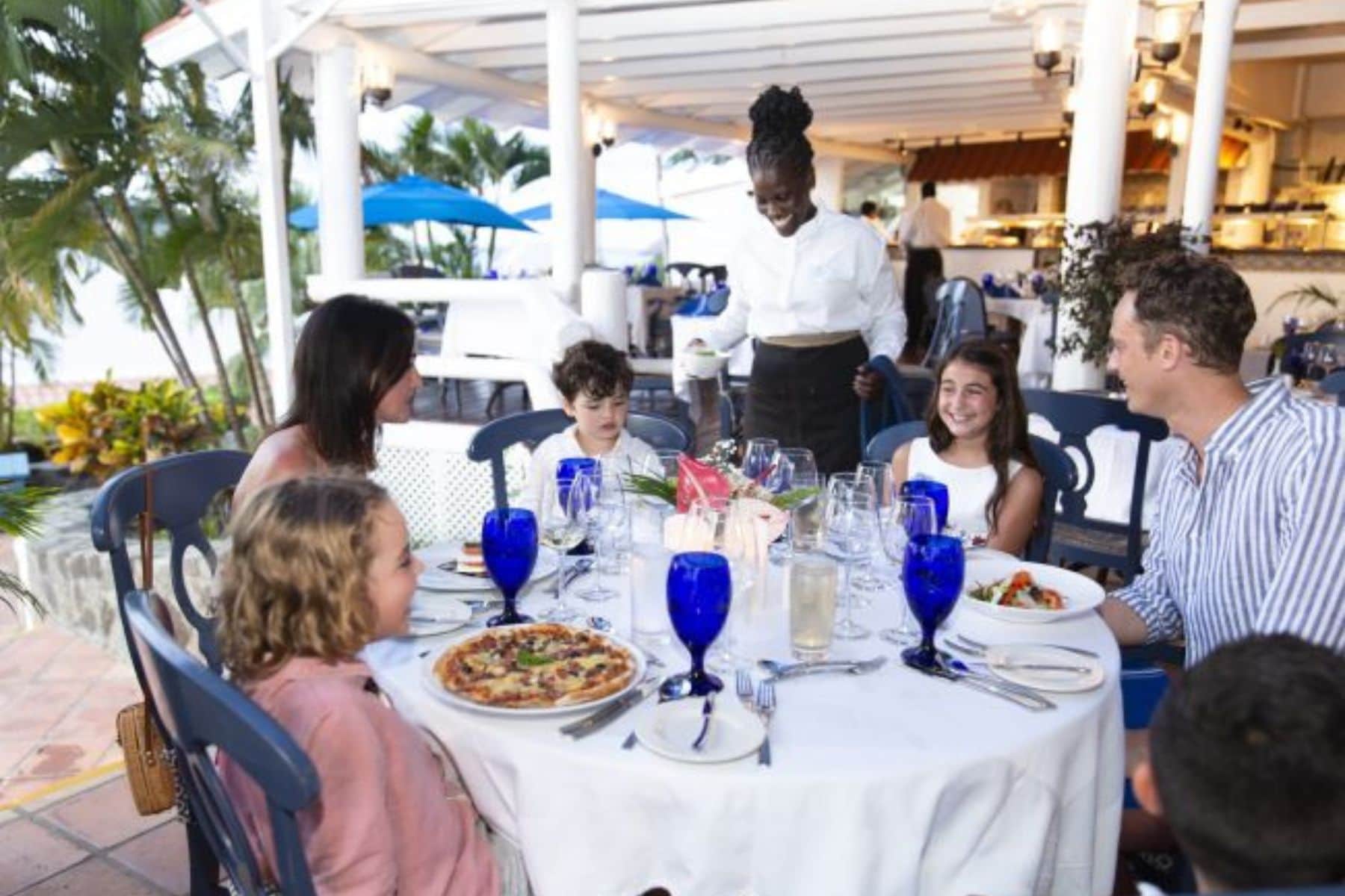 windjammer-landing-villa-beach-resort-papa-dons