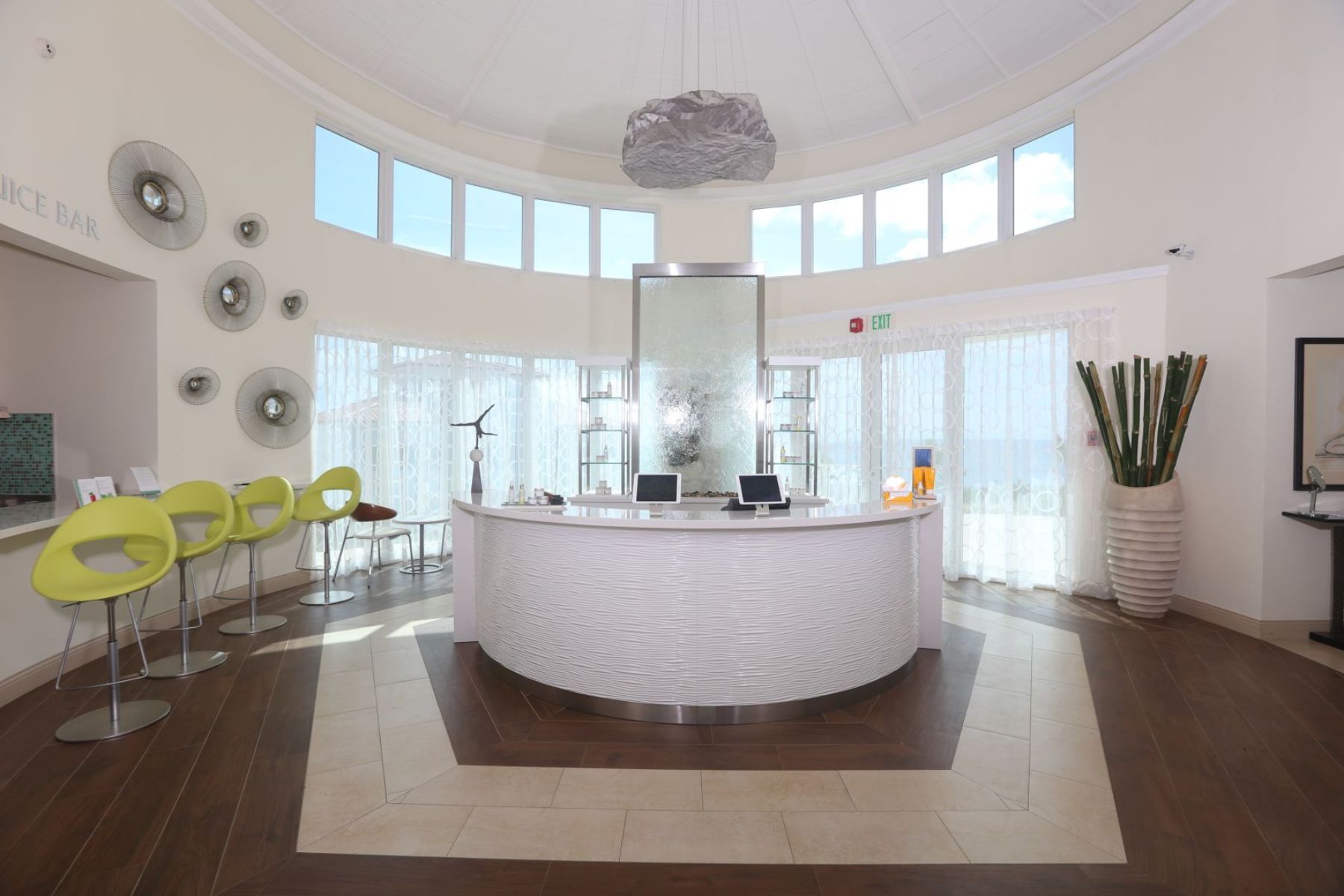windjammer-landing-villa-beach-resort-spa-lobby