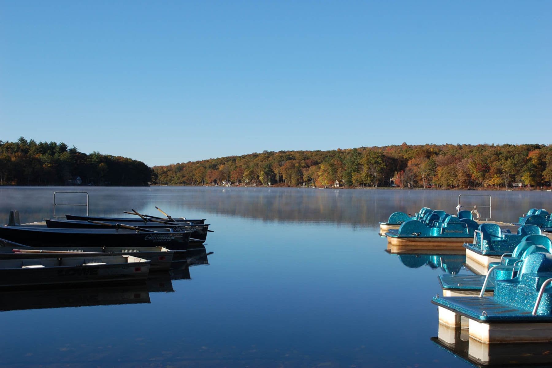 woodloch-pines-resort-boats
