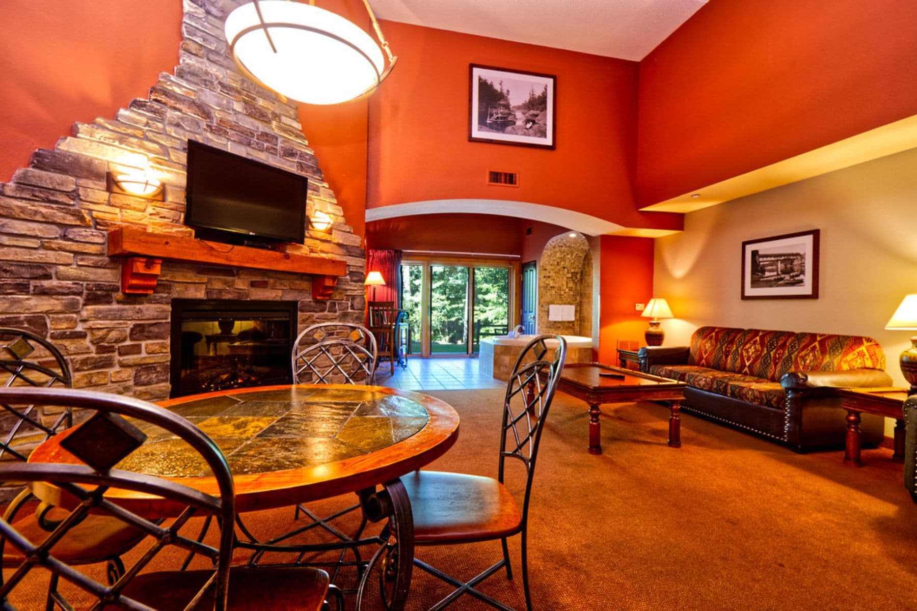 chula-vista-resort-wisconsin-dells-living-room